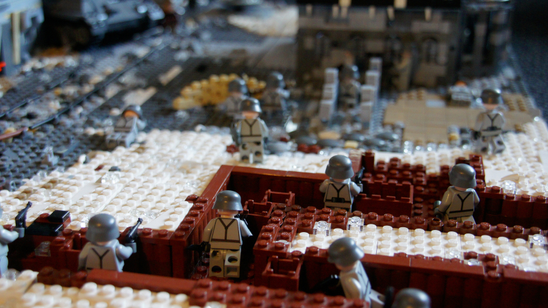 Illustration for article titled This 14-Year-Old Kid Is A Lego Genius